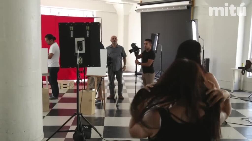 Cholas Try Nude Drawing Class — mitúTV